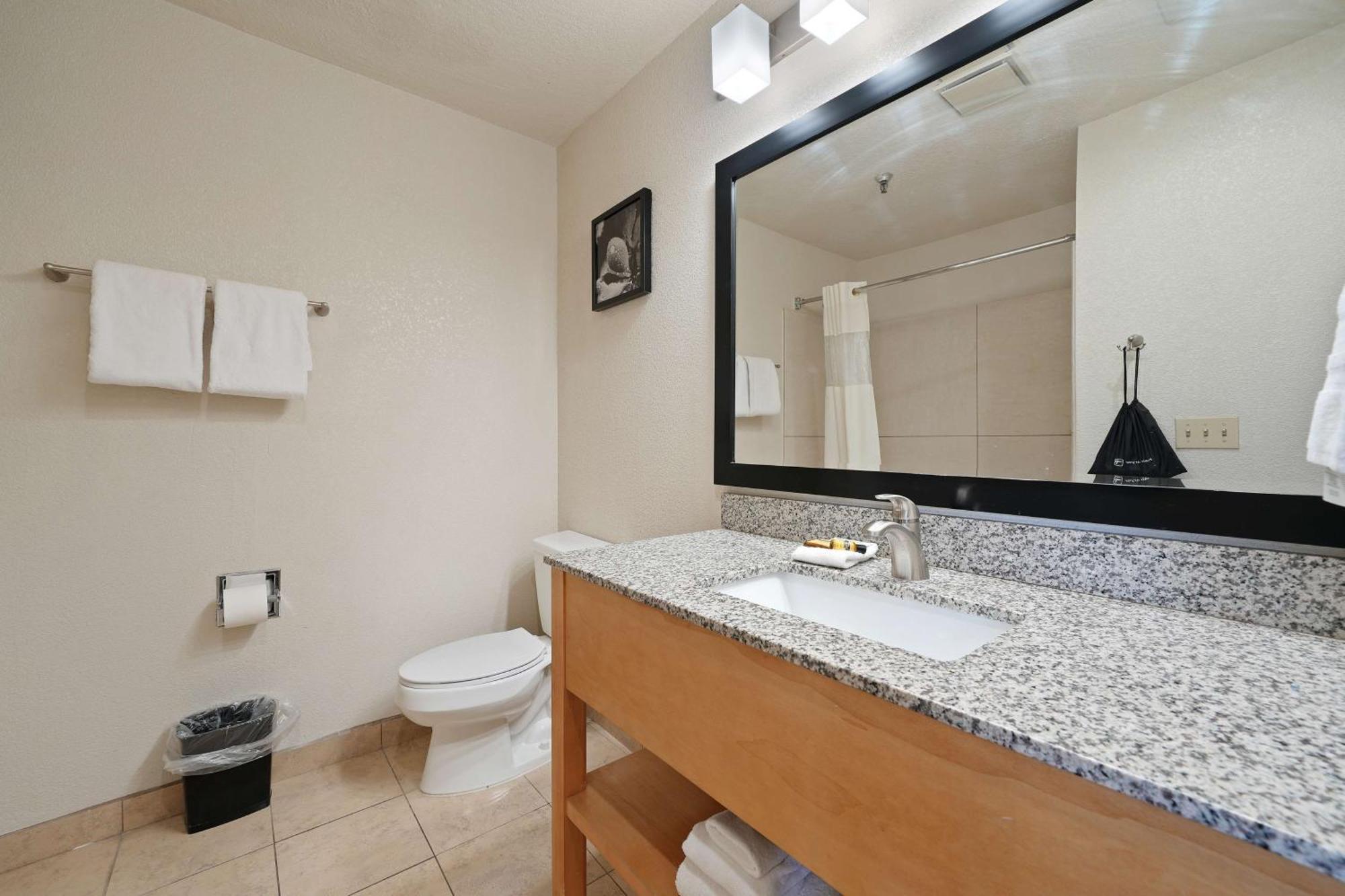 Best Western Plus Executive Inn & Suites Manteca Exterior photo