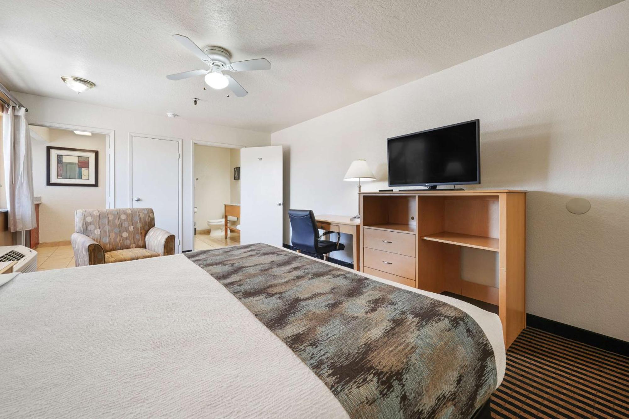Best Western Plus Executive Inn & Suites Manteca Exterior photo