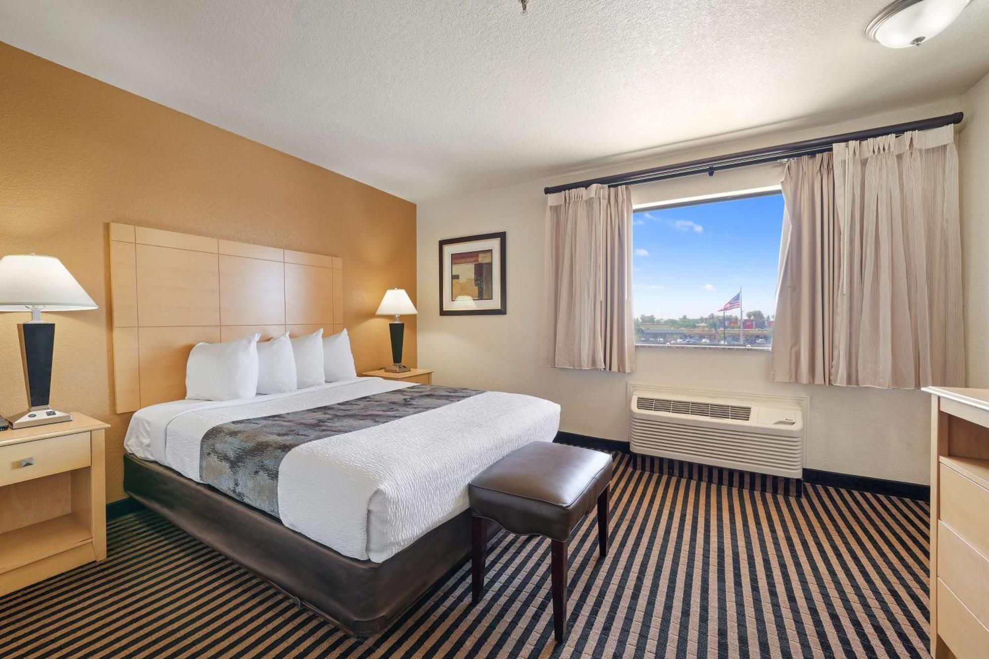 Best Western Plus Executive Inn & Suites Manteca Exterior photo