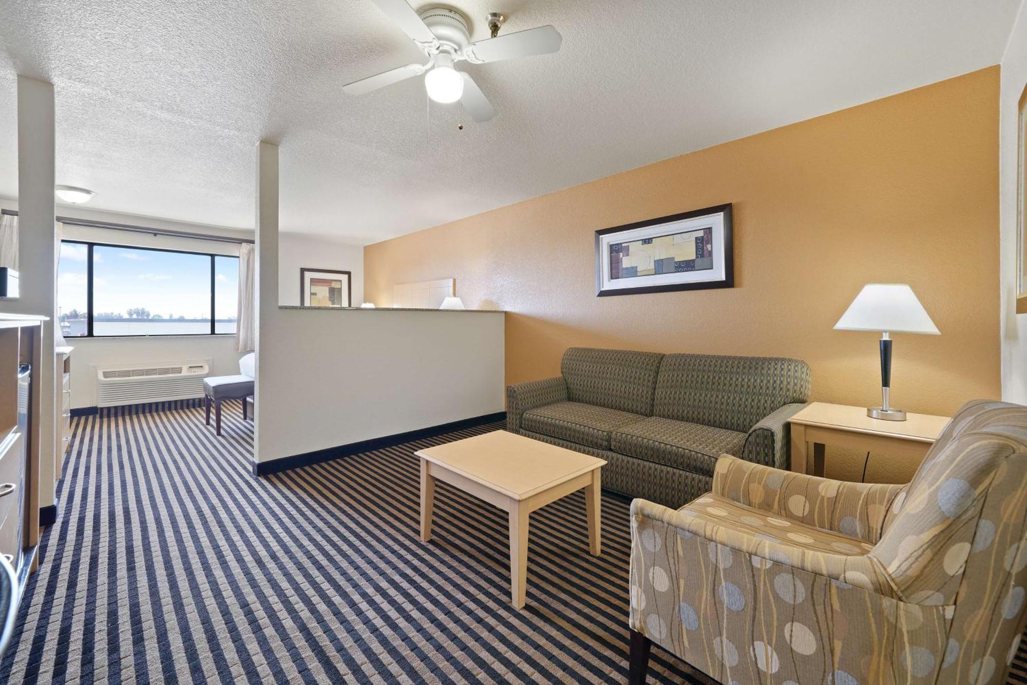 Best Western Plus Executive Inn & Suites Manteca Exterior photo