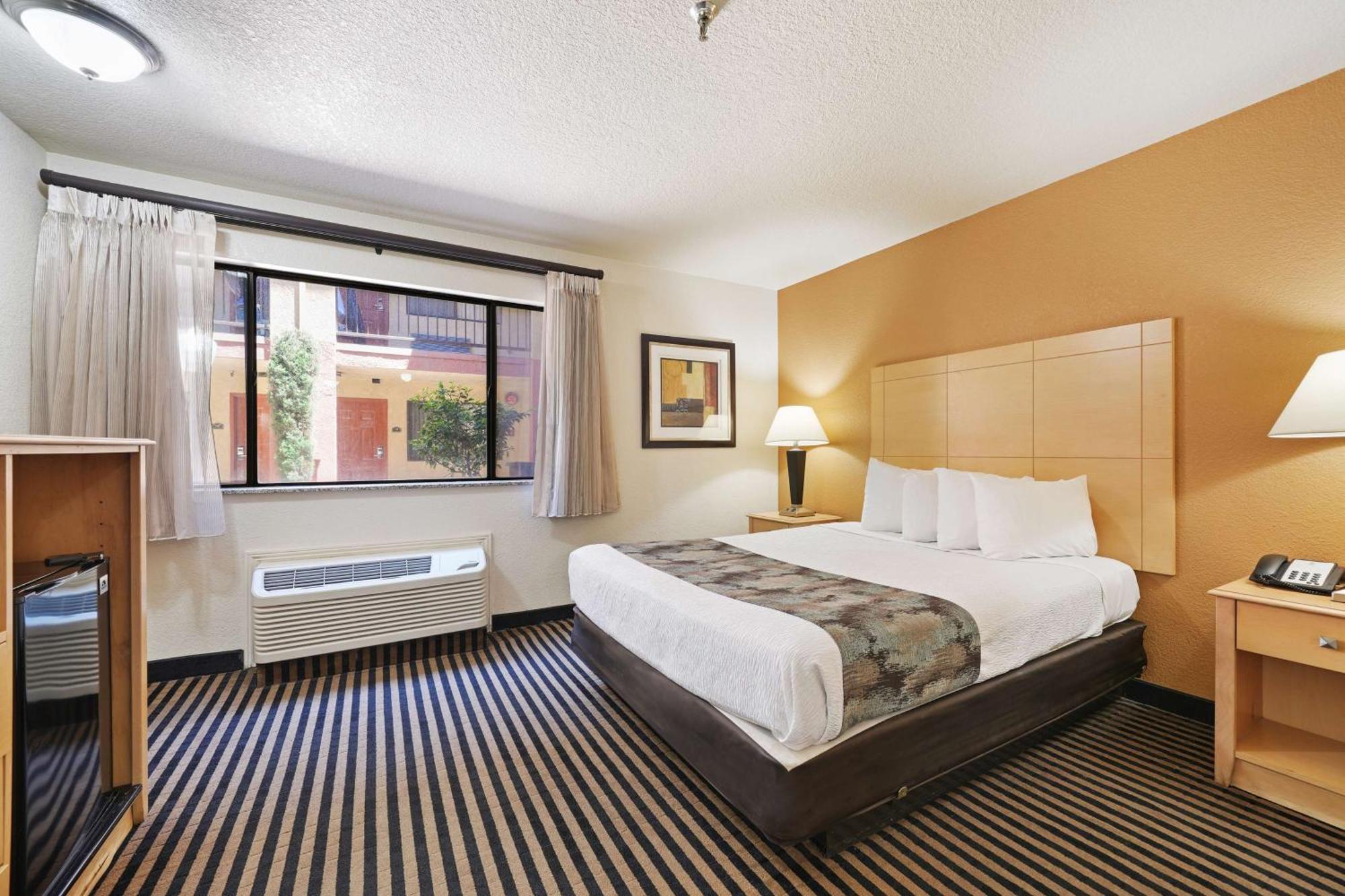 Best Western Plus Executive Inn & Suites Manteca Exterior photo