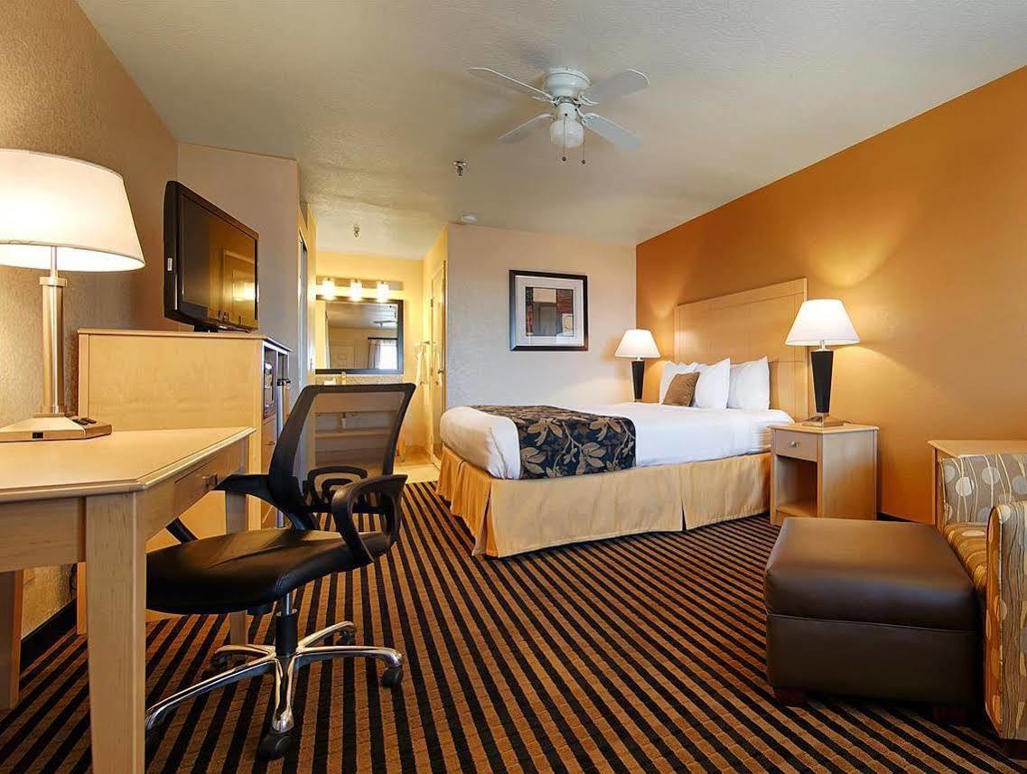 Best Western Plus Executive Inn & Suites Manteca Exterior photo